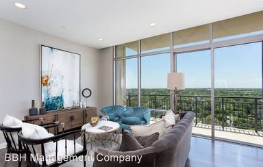 Main picture of 4242 Broadway