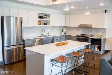 Main picture of 1706 18th Ave S