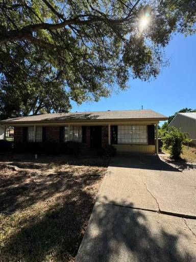 Main picture of 1402 Azalea St