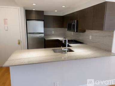 Main picture of 347 E 65th St