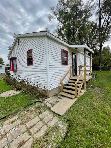 Main picture of 3305 E Sycamore Ave