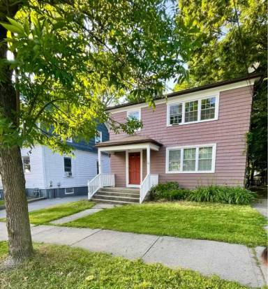 Main picture of 50 Rochambeau Ave