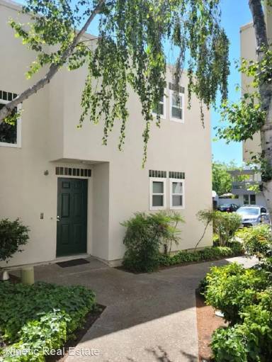 Main picture of 6 Bud Ct