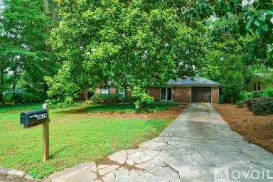 Main picture of 3619 Woodstream Cir NE