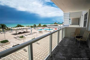 Main picture of 5701 Collins Ave