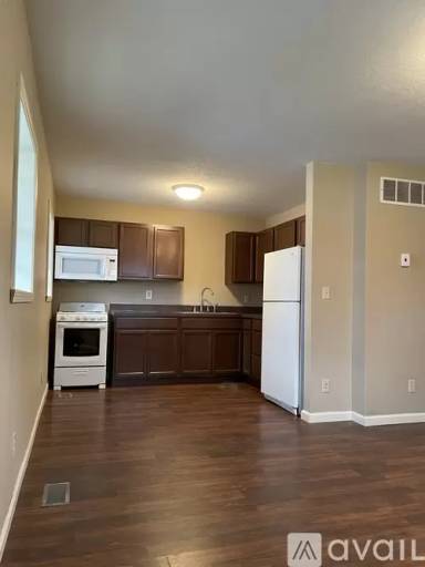 Main picture of 2614 Maple Ave