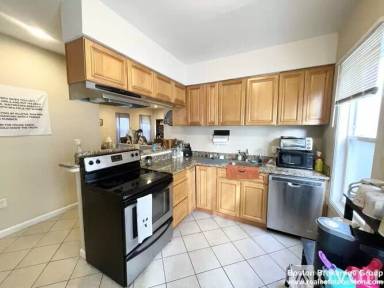 Main picture of 25 Sudan St