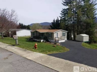 Main picture of 323 4th St