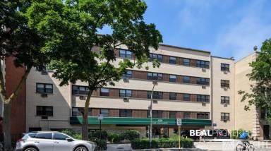 Main picture of 530 W Surf St