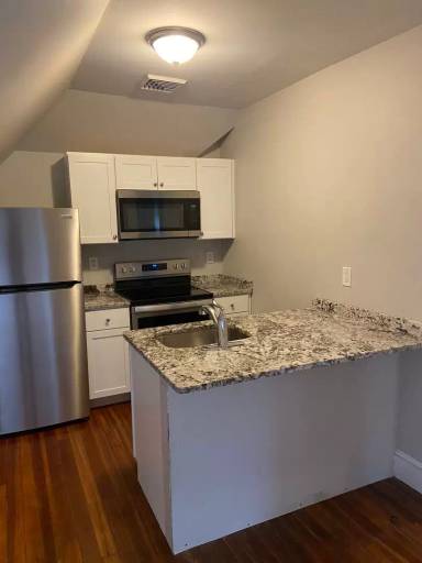 Main picture of 84 Oakland Ave