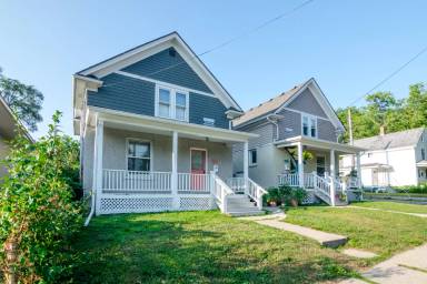 Main picture of 221 W Mosley St