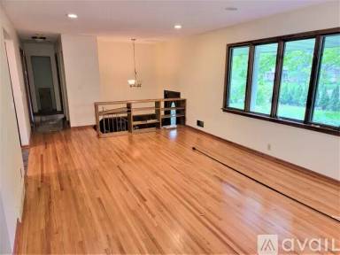 Main picture of 3025 Walnut Grove Ln N