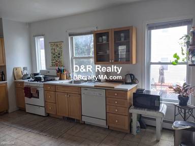 Main picture of 966 Cambridge St