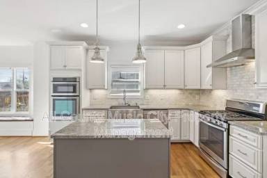 Main picture of 1105 49th Ave N