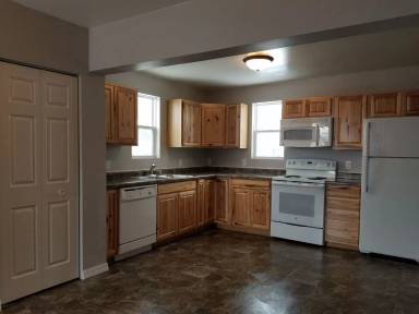Main picture of 842 4th St SW