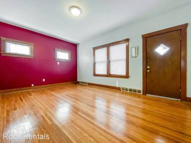 Main picture of 219 E 12th Ave
