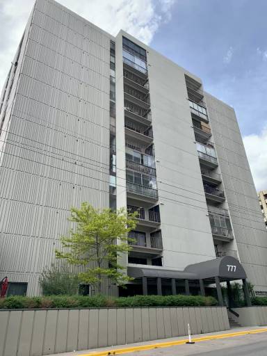 Main picture of Governor's Park Condominiums