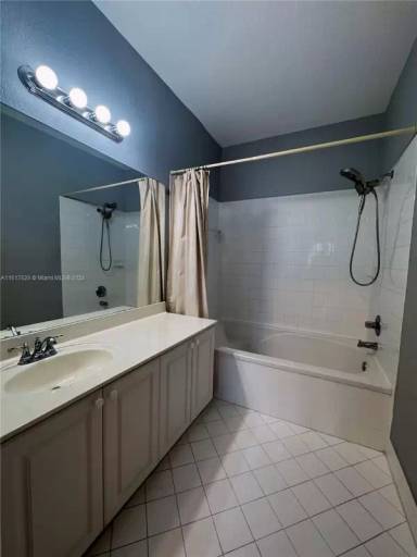 Main picture of 8886 W Flagler St