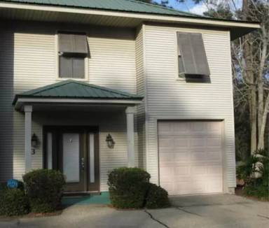 Main picture of 590 Lotus Dr N