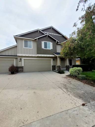 Main picture of 4171 E Race St