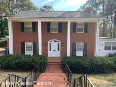 Main picture of 1805 Lakeshore Dr