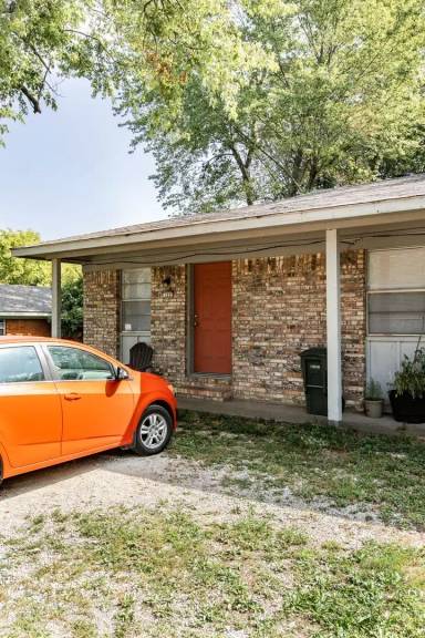 Main picture of 122 N Florene St