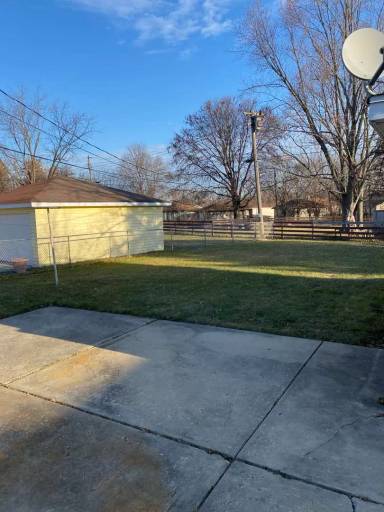 Main picture of 6330 N Joyce Ave