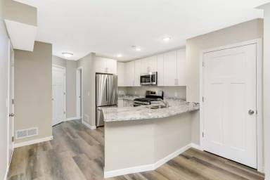 Main picture of 6138 Manchester Ave NE