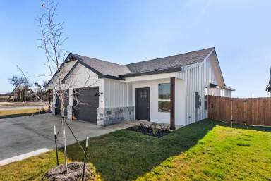 Main picture of 318 Dolphin Dr