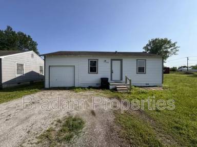 Main picture of 19322 E 4th St