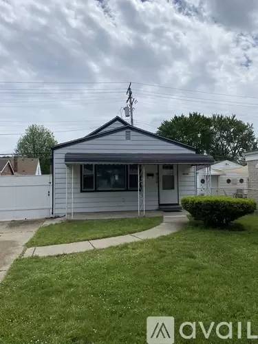 Main picture of 18240 Robert St