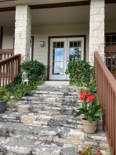 Main picture of 50 Saddle Rock Rdg