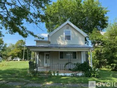 Main picture of 221 N Main St