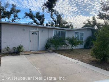 Main picture of 204 Blackshear Dr