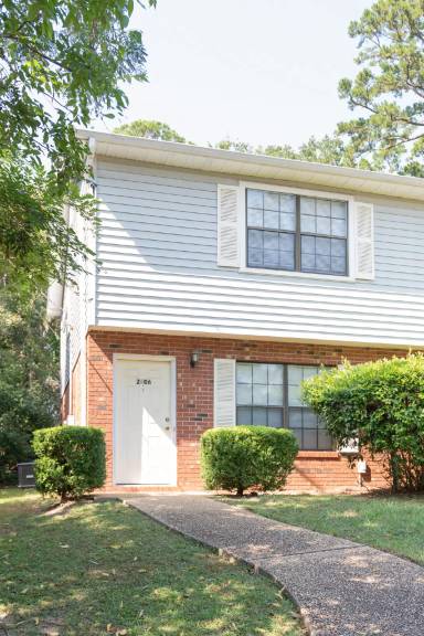 Main picture of 2406 Fred Smith Rd