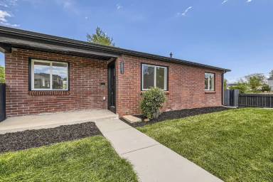 Main picture of 2823 W Archer Pl