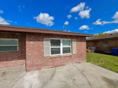 Main picture of 2421 Avenue C SW