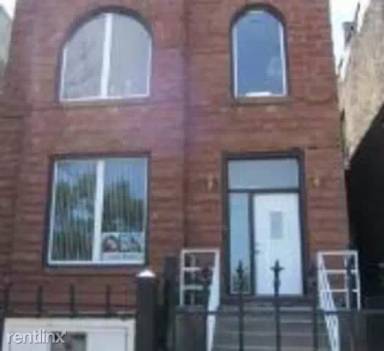 Main picture of 2717 W Congress Pkwy