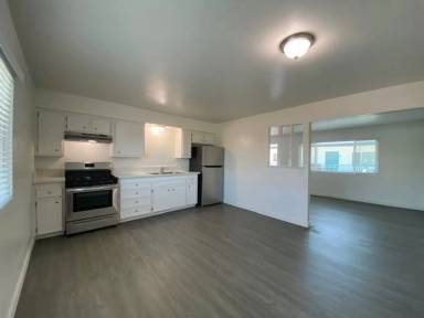 Main picture of 966 S 13th St
