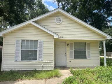 Main picture of 912 Crossway Rd