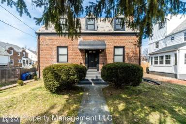 Main picture of 1804 Upshur St NE