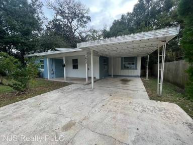Main picture of 3905 Eve Dr E