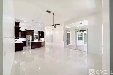 Main picture of 2527 Jardin Dr