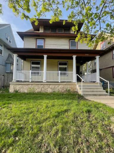 Main picture of 1242 Wealthy St SE