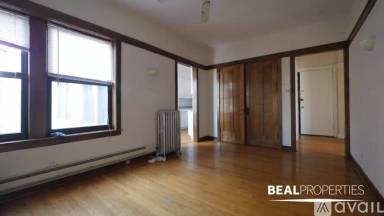 Main picture of 816 W Waveland Apartments