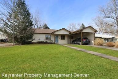 Main picture of 2705 S Elm St