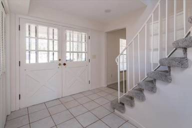 Main picture of 240 Slade Dr