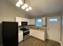 Main picture of 2 N Sterling St