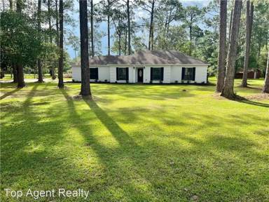 Main picture of 61424 Queen Anne Dr