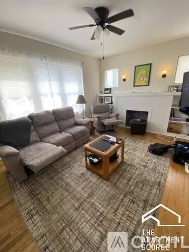 Main picture of 2106 W Thomas St